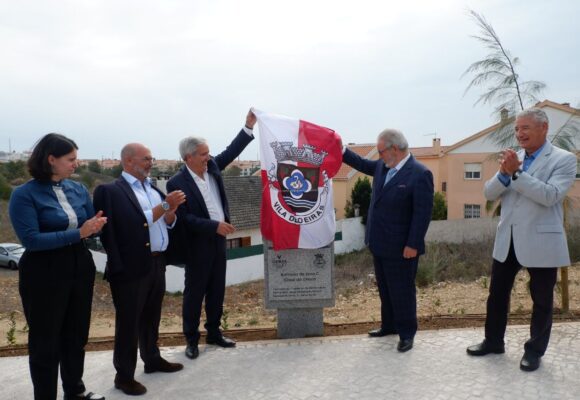 𝐈𝐧𝐚𝐮𝐠𝐮𝐫𝐚𝐜̧𝐚̃𝐨 𝐝𝐚 𝐑𝐮𝐚 𝐓𝐞𝐫𝐫𝐚 𝐝𝐚 𝐋𝐮𝐢́𝐬𝐚 𝐧𝐨 𝐁𝐚𝐢𝐫𝐫𝐨 𝐂𝐚𝐬𝐚𝐥 𝐝𝐚 𝐂𝐡𝐨𝐜𝐚, 𝐞𝐦 𝐏𝐨𝐫𝐭𝐨 𝐒𝐚𝐥𝐯𝐨