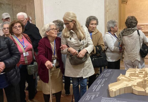 𝐑𝐞𝐠𝐢𝐬𝐭𝐨 𝐟𝐨𝐭𝐨𝐠𝐫𝐚́𝐟𝐢𝐜𝐨 𝐝𝐞 𝐮𝐦 𝐝𝐢𝐚 𝐦𝐞𝐦𝐨𝐫𝐚́𝐯𝐞𝐥, 𝐧𝐚 𝐂𝐢𝐝𝐚𝐝𝐞 𝐝𝐨𝐬 𝐓𝐞𝐦𝐩𝐥𝐚́𝐫𝐢𝐨𝐬!