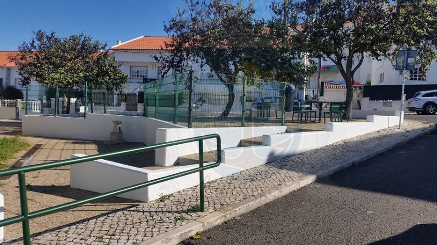 RECONSTRUCAO_DO_ESPACO_VERDE_DA_RUA_PADRE_CRUZ_3 RECONSTRUCAO_DO_ESPACO_VERDE_DA_RUA_PADRE_CRUZ_3
